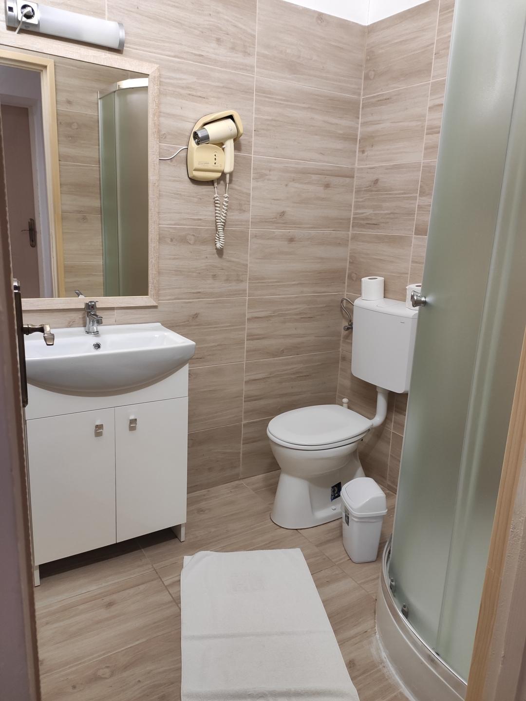 Oereg-To Hotel Es Rendezvenyter Тата Экстерьер фото
