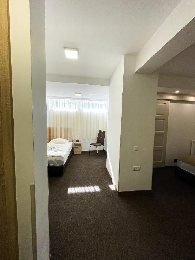 Oereg-To Hotel Es Rendezvenyter Тата Экстерьер фото