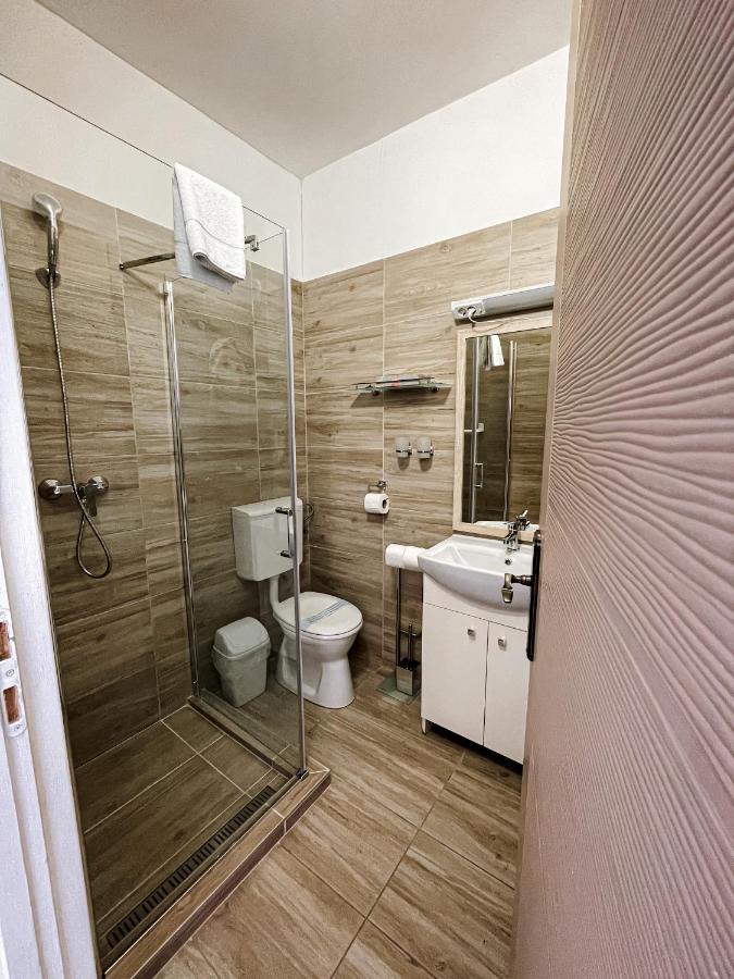 Oereg-To Hotel Es Rendezvenyter Тата Экстерьер фото