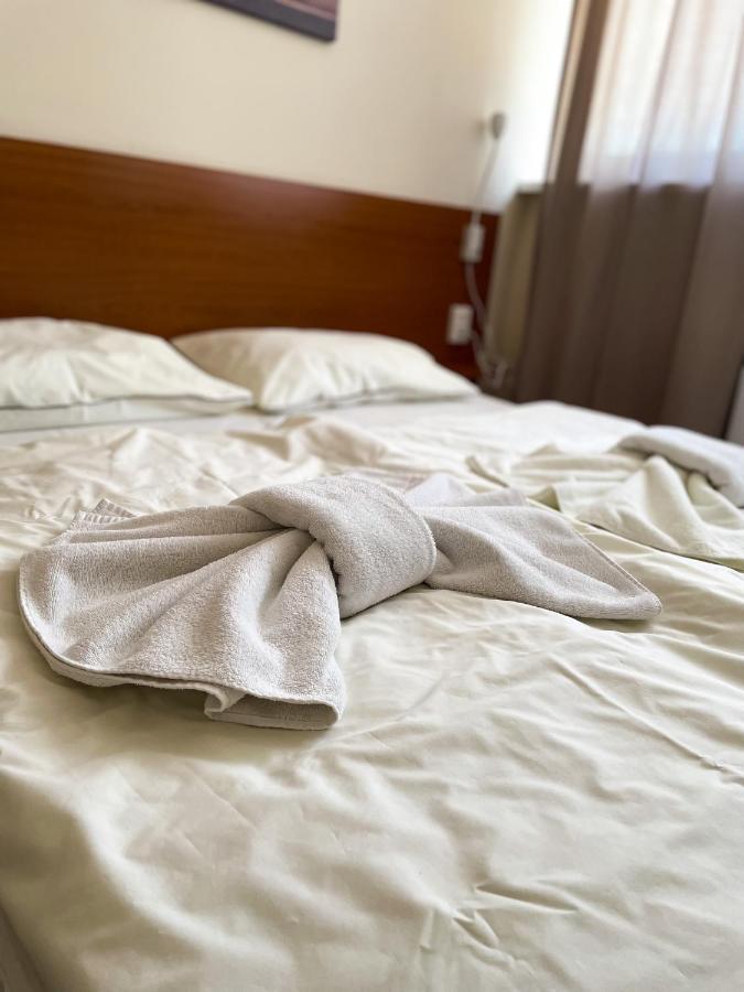 Oereg-To Hotel Es Rendezvenyter Тата Экстерьер фото