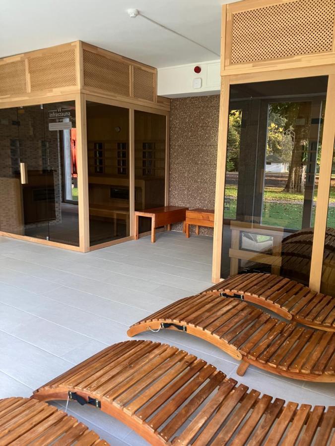 Oereg-To Hotel Es Rendezvenyter Тата Экстерьер фото